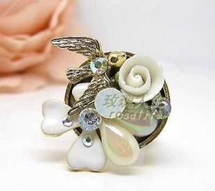 0法國(guó)JULIE正品戒指白薔薇幸運(yùn)草_禮品、工藝品、飾品_世界工廠網(wǎng)中國(guó)產(chǎn)品信息庫(kù)