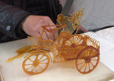 快失傳的藝術(shù):用糖畫(huà)畫(huà),小孩排隊(duì)眼饞,會(huì)的人已不多