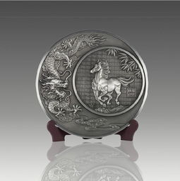 純錫坊中式復古錫盤龍馬精神紀念盤工藝品擺件禮盒包裝,純錫坊中式復古錫盤龍馬精神紀念盤工藝品擺件禮盒包裝生產廠家,純錫坊中式復古錫盤龍馬精神紀念盤工藝品擺件禮盒包裝價格